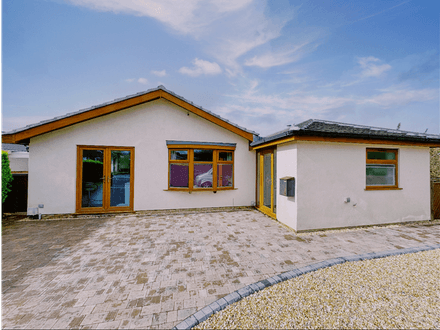 4 BEDROOM DETACHED BUNGALOW ON LARGE PLOT